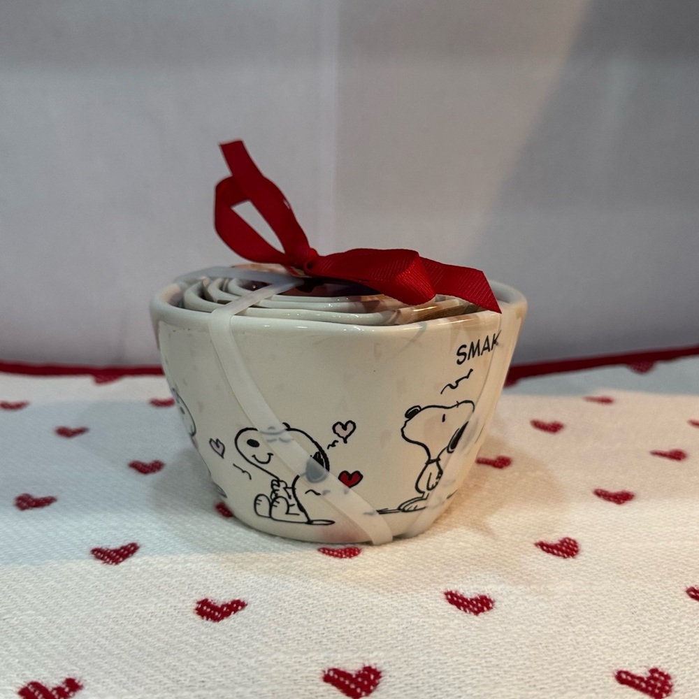 NWT Limited Edition Peanuts x Rae Dunn Valentine Snoopy Nesting Measuring Cups